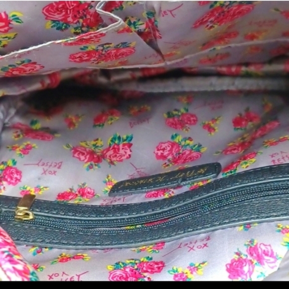 Betsey Johnson Velvet Heart Studded Mini Backpack (NWOT) - Picture 7 of 10